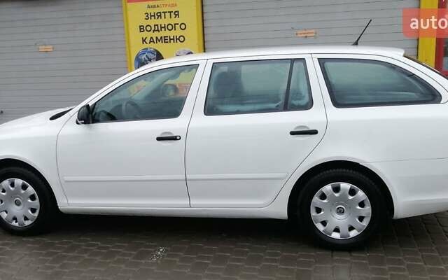 Белый Шкода Октавия, объемом двигателя 1.39 л и пробегом 205 тыс. км за 6899 $, фото 10 на Automoto.ua