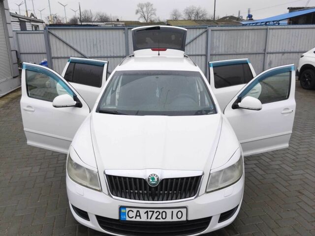 Білий Шкода Октавія, об'ємом двигуна 1.6 л та пробігом 330 тис. км за 6700 $, фото 8 на Automoto.ua