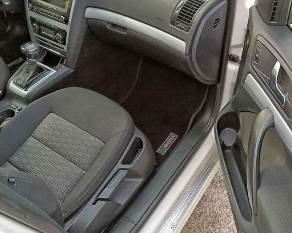 Белый Шкода Октавия, объемом двигателя 1.8 л и пробегом 173 тыс. км за 8950 $, фото 12 на Automoto.ua