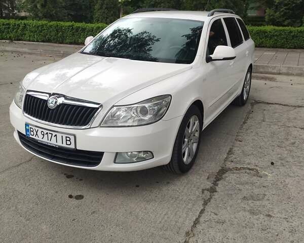 Білий Шкода Октавія, об'ємом двигуна 1.6 л та пробігом 301 тис. км за 8600 $, фото 6 на Automoto.ua