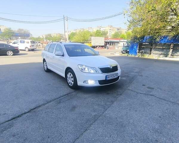 Білий Шкода Октавія, об'ємом двигуна 1.39 л та пробігом 250 тис. км за 7500 $, фото 7 на Automoto.ua