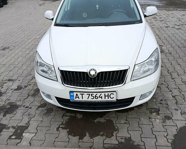 Белый Шкода Октавия, объемом двигателя 1.97 л и пробегом 245 тыс. км за 8000 $, фото 1 на Automoto.ua