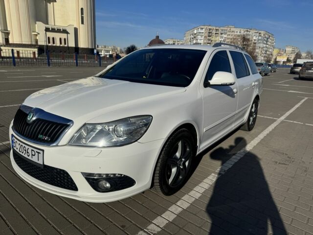 Белый Шкода Октавия, объемом двигателя 2 л и пробегом 288 тыс. км за 10200 $, фото 1 на Automoto.ua