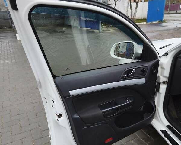Білий Шкода Октавія, об'ємом двигуна 1.6 л та пробігом 330 тис. км за 6700 $, фото 11 на Automoto.ua
