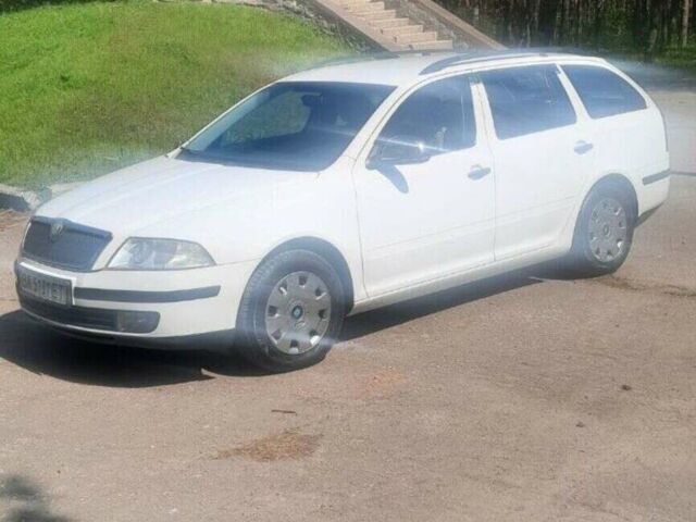 Белый Шкода Октавия, объемом двигателя 1.6 л и пробегом 240 тыс. км за 6900 $, фото 2 на Automoto.ua