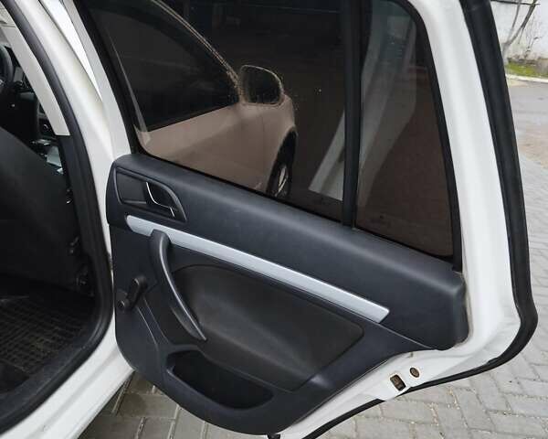 Білий Шкода Октавія, об'ємом двигуна 1.6 л та пробігом 330 тис. км за 6700 $, фото 15 на Automoto.ua