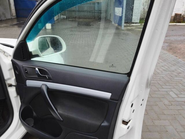 Білий Шкода Октавія, об'ємом двигуна 1.6 л та пробігом 330 тис. км за 6700 $, фото 17 на Automoto.ua