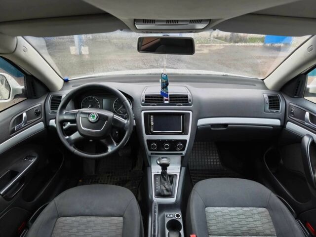 Білий Шкода Октавія, об'ємом двигуна 1.6 л та пробігом 330 тис. км за 6700 $, фото 19 на Automoto.ua