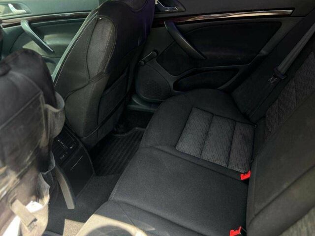 Білий Шкода Октавія, об'ємом двигуна 1.6 л та пробігом 320 тис. км за 8000 $, фото 16 на Automoto.ua