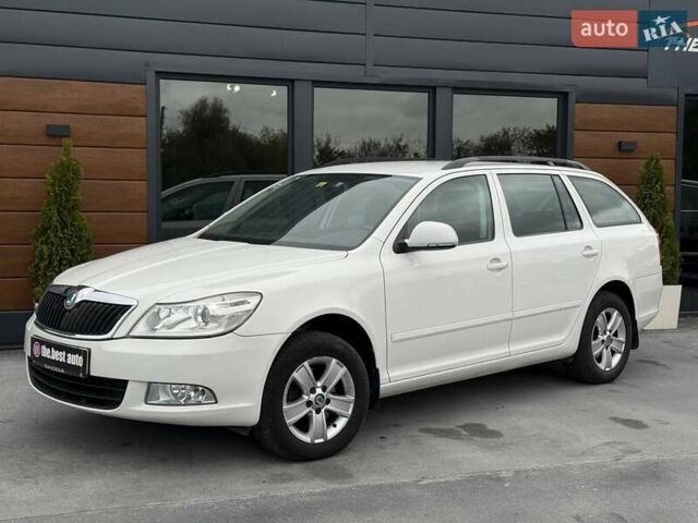 Белый Шкода Октавия, объемом двигателя 1.8 л и пробегом 208 тыс. км за 8700 $, фото 1 на Automoto.ua