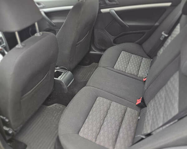 Белый Шкода Октавия, объемом двигателя 1.6 л и пробегом 380 тыс. км за 7500 $, фото 7 на Automoto.ua