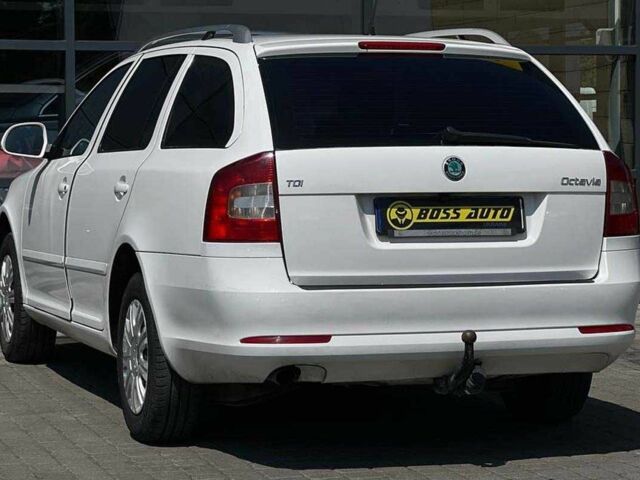 Білий Шкода Октавія, об'ємом двигуна 1.6 л та пробігом 320 тис. км за 8000 $, фото 3 на Automoto.ua
