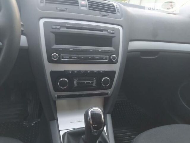 Белый Шкода Октавия, объемом двигателя 1.6 л и пробегом 255 тыс. км за 9100 $, фото 15 на Automoto.ua