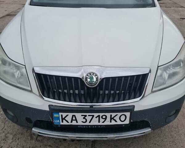 Шкода Октавия 2011 в Новом Буге на Automoto.ua Белый Шкода Октавия, объемом двигателя 1.8 л и пробегом 255 тыс. км за 8000 $, фото 1 на Automoto.ua