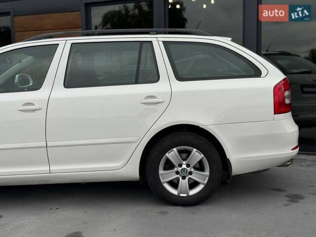 Белый Шкода Октавия, объемом двигателя 1.8 л и пробегом 208 тыс. км за 8700 $, фото 4 на Automoto.ua