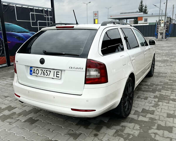 Белый Шкода Октавия, объемом двигателя 1.97 л и пробегом 286 тыс. км за 7999 $, фото 3 на Automoto.ua