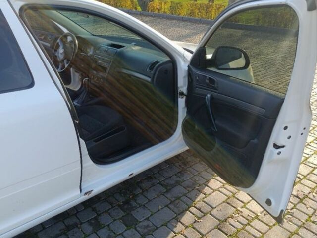 Белый Шкода Октавия, объемом двигателя 1.4 л и пробегом 400 тыс. км за 5700 $, фото 7 на Automoto.ua