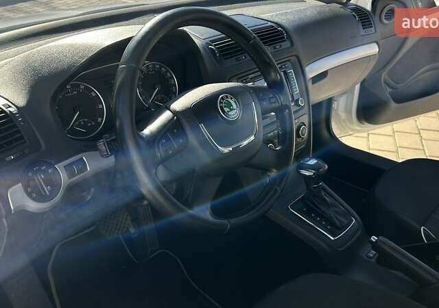 Белый Шкода Октавия, объемом двигателя 1.2 л и пробегом 235 тыс. км за 6900 $, фото 10 на Automoto.ua