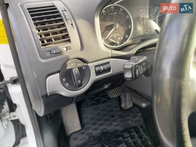 Білий Шкода Октавія, об'ємом двигуна 1.8 л та пробігом 250 тис. км за 7700 $, фото 2 на Automoto.ua