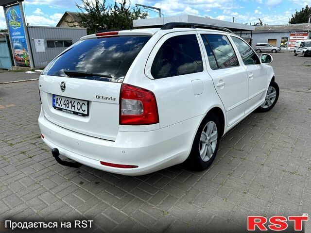 Белый Шкода Октавия, объемом двигателя 1.6 л и пробегом 220 тыс. км за 7900 $, фото 3 на Automoto.ua