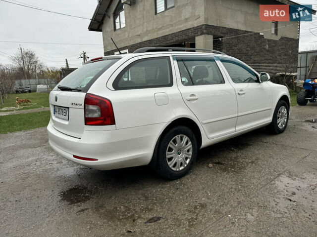 Білий Шкода Октавія, об'ємом двигуна 1.6 л та пробігом 183 тис. км за 7400 $, фото 12 на Automoto.ua