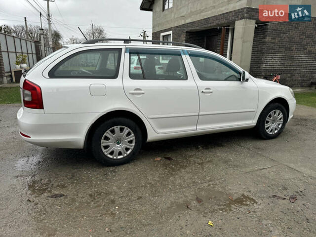 Білий Шкода Октавія, об'ємом двигуна 1.6 л та пробігом 183 тис. км за 7400 $, фото 13 на Automoto.ua