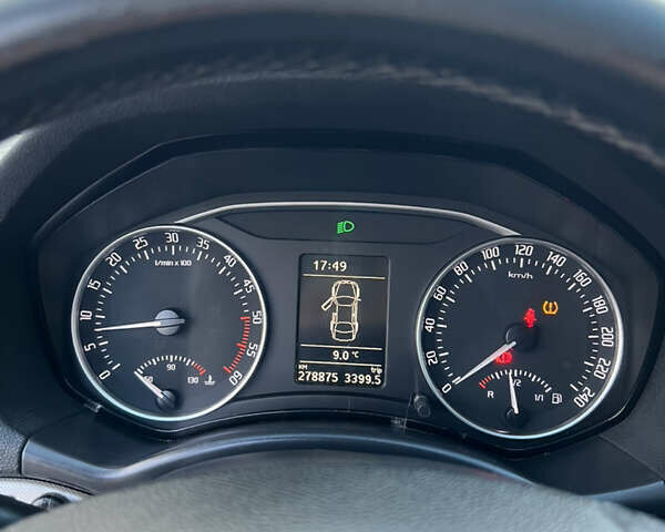 Шкода Октавия 2011 в Ужгороде на Automoto.ua Белый Шкода Октавия, объемом двигателя 1.97 л и пробегом 278 тыс. км за 8500 $, фото 24 на Automoto.ua