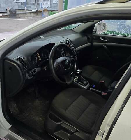 Білий Шкода Октавія, об'ємом двигуна 1.97 л та пробігом 280 тис. км за 8100 $, фото 3 на Automoto.ua