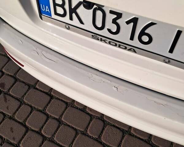 Белый Шкода Октавия, объемом двигателя 1.2 л и пробегом 154 тыс. км за 6500 $, фото 4 на Automoto.ua