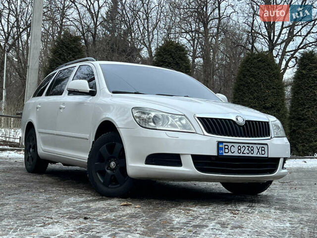 Белый Шкода Октавия, объемом двигателя 1.6 л и пробегом 299 тыс. км за 6999 $, фото 13 на Automoto.ua