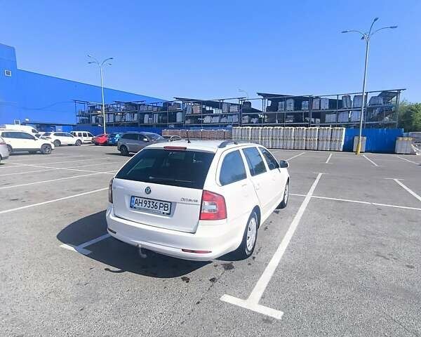 Білий Шкода Октавія, об'ємом двигуна 1.39 л та пробігом 250 тис. км за 7500 $, фото 21 на Automoto.ua