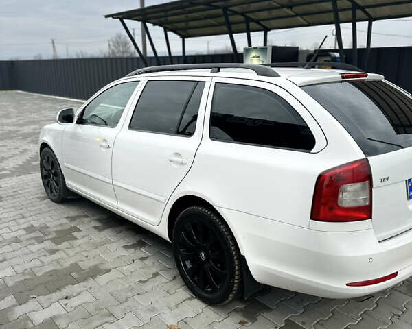 Белый Шкода Октавия, объемом двигателя 1.97 л и пробегом 286 тыс. км за 7999 $, фото 5 на Automoto.ua