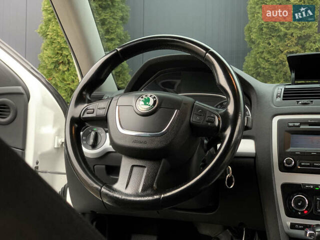 Белый Шкода Октавия, объемом двигателя 1.6 л и пробегом 271 тыс. км за 7950 $, фото 24 на Automoto.ua