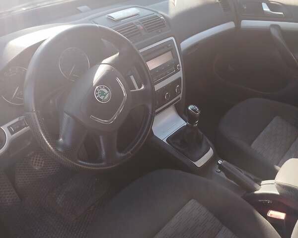Белый Шкода Октавия, объемом двигателя 1.99 л и пробегом 325 тыс. км за 8900 $, фото 1 на Automoto.ua