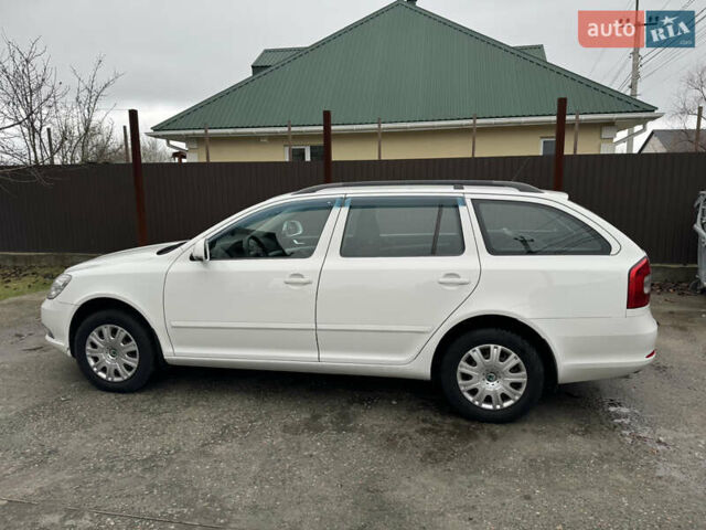 Білий Шкода Октавія, об'ємом двигуна 1.6 л та пробігом 183 тис. км за 7400 $, фото 6 на Automoto.ua