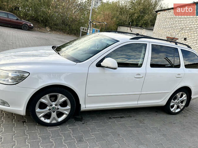 Белый Шкода Октавия, объемом двигателя 1.6 л и пробегом 235 тыс. км за 8000 $, фото 2 на Automoto.ua