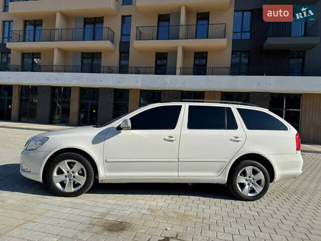Шкода Октавия 2011 в Ужгороде на Automoto.ua Белый Шкода Октавия, объемом двигателя 1.97 л и пробегом 278 тыс. км за 8500 $, фото 5 на Automoto.ua