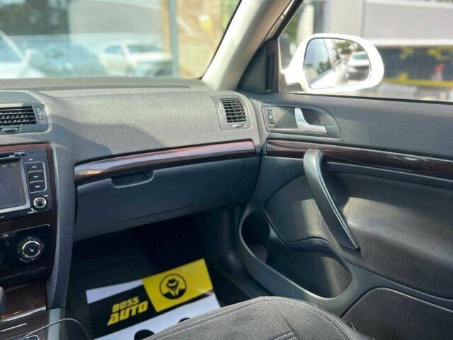 Білий Шкода Октавія, об'ємом двигуна 1.6 л та пробігом 320 тис. км за 8000 $, фото 15 на Automoto.ua