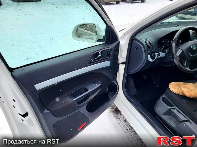 Белый Шкода Октавия, объемом двигателя 16 л и пробегом 170 тыс. км за 9300 $, фото 8 на Automoto.ua
