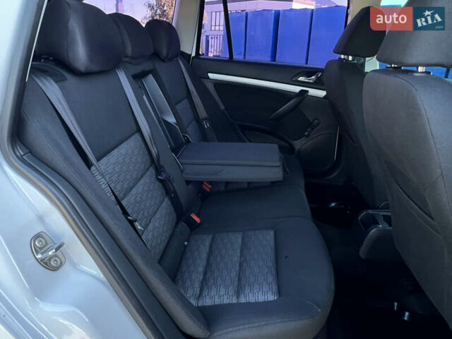 Белый Шкода Октавия, объемом двигателя 1.6 л и пробегом 261 тыс. км за 7150 $, фото 46 на Automoto.ua