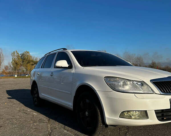 Белый Шкода Октавия, объемом двигателя 1.4 л и пробегом 216 тыс. км за 6200 $, фото 6 на Automoto.ua