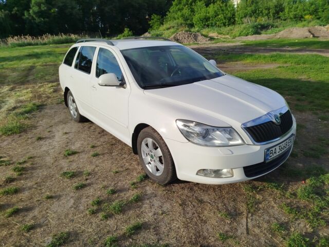Білий Шкода Октавія, об'ємом двигуна 1.8 л та пробігом 250 тис. км за 8300 $, фото 7 на Automoto.ua
