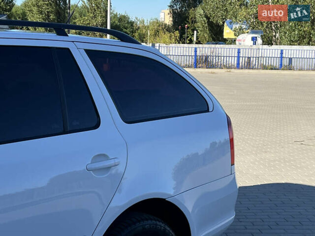Белый Шкода Октавия, объемом двигателя 1.6 л и пробегом 261 тыс. км за 7150 $, фото 19 на Automoto.ua