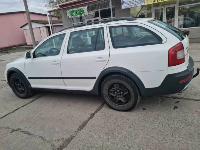 Шкода Октавія 2011 у Новом Буге на Automoto.ua Білий Шкода Октавія, об'ємом двигуна 1.8 л та пробігом 255 тис. км за 8000 $, фото 1 на Automoto.ua