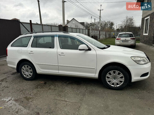 Білий Шкода Октавія, об'ємом двигуна 1.6 л та пробігом 183 тис. км за 7400 $, фото 14 на Automoto.ua