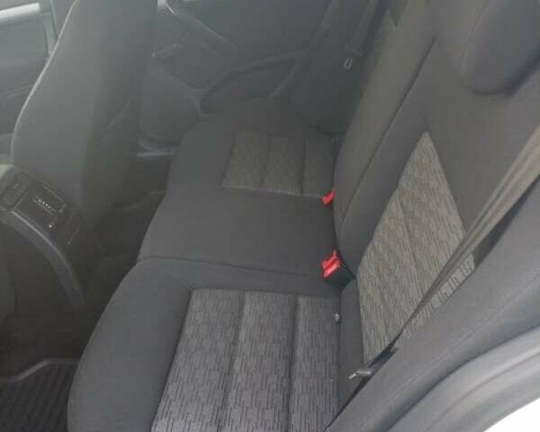 Белый Шкода Октавия, объемом двигателя 2 л и пробегом 384 тыс. км за 7900 $, фото 3 на Automoto.ua