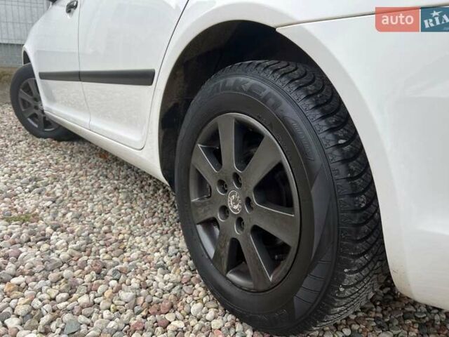Белый Шкода Октавия, объемом двигателя 1.6 л и пробегом 209 тыс. км за 5700 $, фото 6 на Automoto.ua