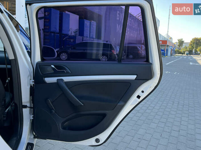 Белый Шкода Октавия, объемом двигателя 1.6 л и пробегом 261 тыс. км за 7150 $, фото 44 на Automoto.ua