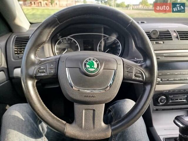 Білий Шкода Октавія, об'ємом двигуна 1.8 л та пробігом 250 тис. км за 7700 $, фото 4 на Automoto.ua