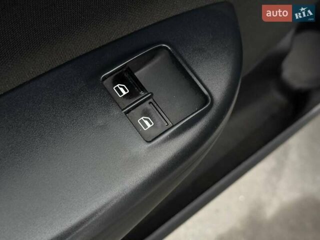 Білий Шкода Октавія, об'ємом двигуна 1.8 л та пробігом 208 тис. км за 8691 $, фото 13 на Automoto.ua